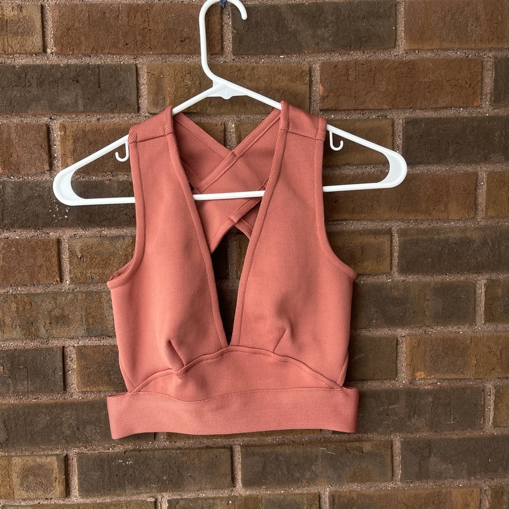 NWOT Silence + Noise Crop. Size SMALL